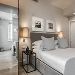 Grey 4*