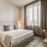 Grey ホテル 4*