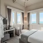 Grey ホテル 4*