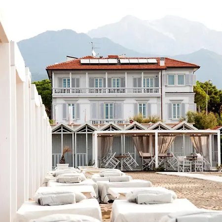 Hotell Grey 4*