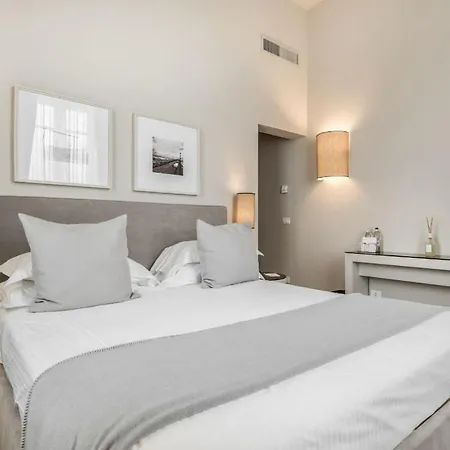 Grey Hotell