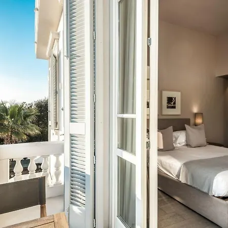 Hotel Grey 4*