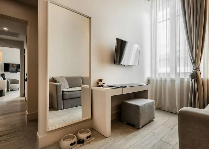 Hotell Grey 4*