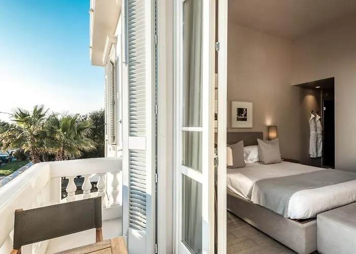 Hotell Grey 4*