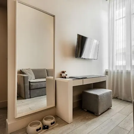 Hotell Grey 4*